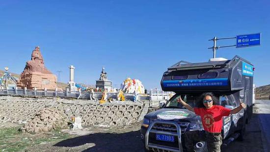 驾房车五万里横穿滇藏新甘青 他坚执搞体育公益助学