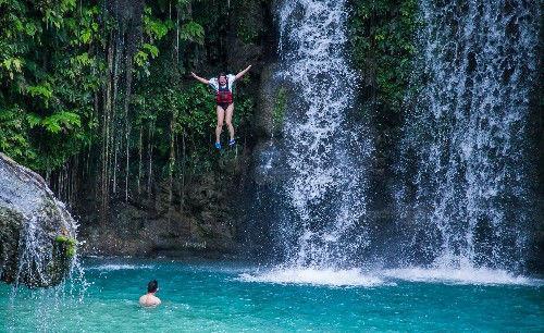 菲律宾最恐怖的极限通顺 蹦谷跳水行一般东说念主不敢尝试