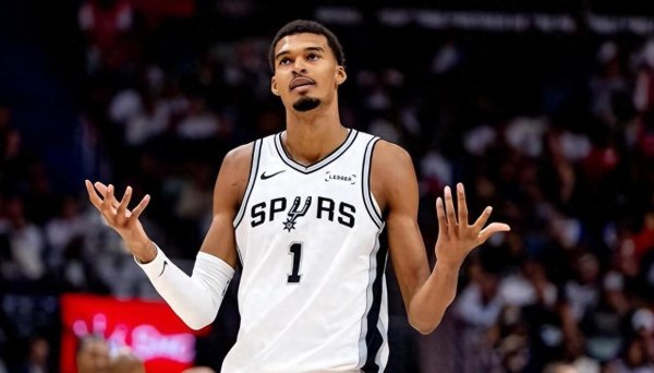 又是打湖东谈主！文班亚马行将归来，已一语气10场缺阵