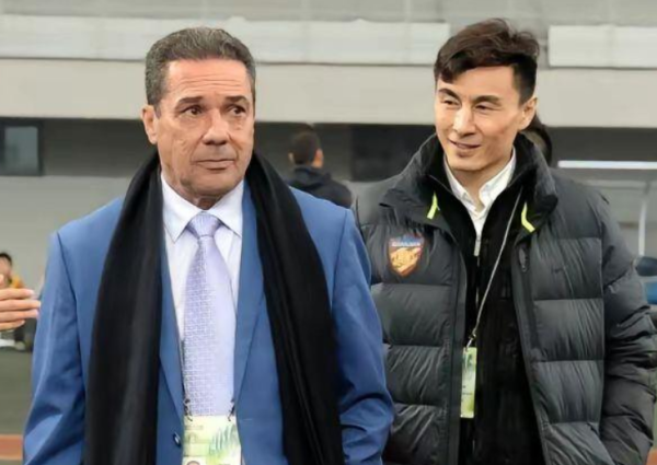 重逢！73岁名帅文告退休，与李玮锋不和，如今坦言：不思当教唆了