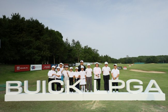姜孝林在别克LPGA锦标赛参加青少年素养活动