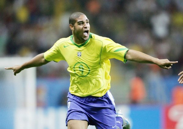 帕尔马旧将: 阿德里亚诺曾在派对邻接喝了33瓶啤酒, 并且还没醉