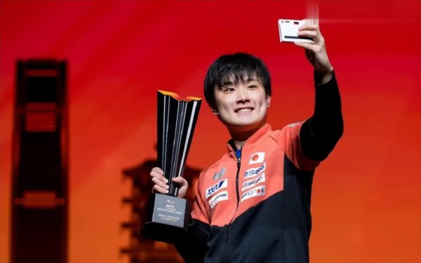 跪地吼怒+4度问候樊振东！张本智和世排升第4 日媒称其为日乒首位年度王者