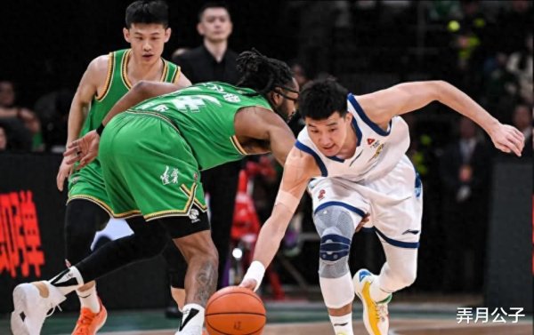 谁慎重到! 广厦一东说念主终止与布朗击掌, 这是为啥? 没布朗哪来的冠军