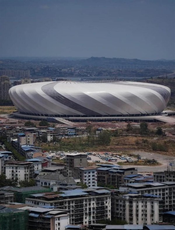 “铜梁龙”冲超到手，主场搬迁为何让部分土产货球迷松了语气？