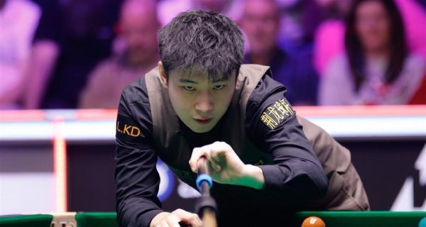 中国军团苏格兰公开赛首日双响炮！斯佳辉轰136分逆转，赵心童零封晋级