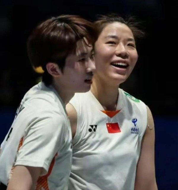 羽联总决赛贾一凡张淑贤0-2不敌陈康乐蒂娜国羽首遭败绩