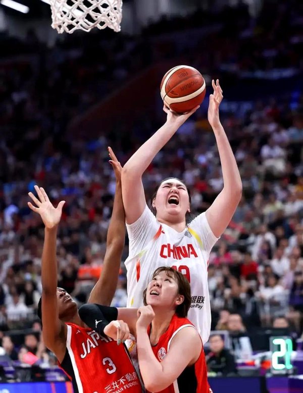 WCBA山东小节崩盘惜败新疆79-82要津特殊致命，2喜2忧揪心