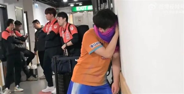 从天国到地狱只差两分！日本天才少年3-1栽种被翻盘，赛后毛巾捂脸哀泣