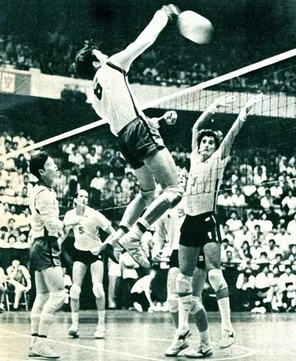 体“谈”记挂｜解密上世纪上海男排的初代“策略诡秘”