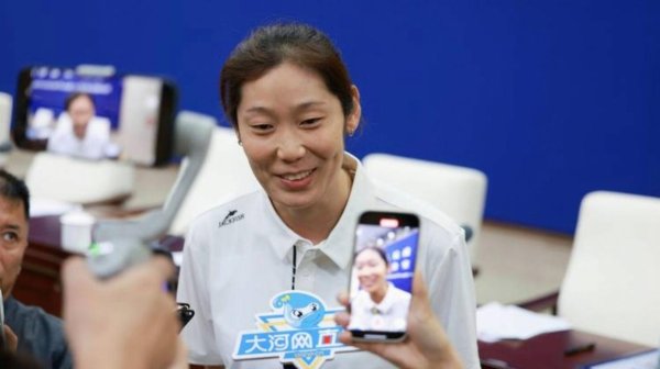 科内利亚诺思压价朱婷，截止发现压不动真确身价，悄然起始公开报价贝格曼，截止被矍铄拒却留巴西备战奥运