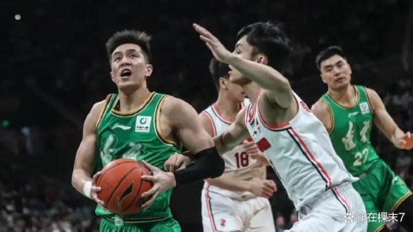 粤穗德比算是尬打，徐昕伤了广东还能稳稳赢，郭艾伦鳏寡孤茕翻不了盘，徐杰全场狂舞带队冲锋