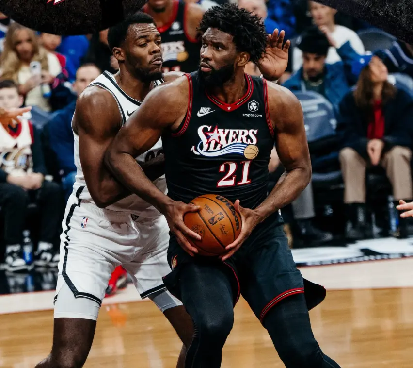 76东说念主大爆冷! 恩比德27分12罚，湖东说念主克星28+5建功，乔治19+4马克西拉胯