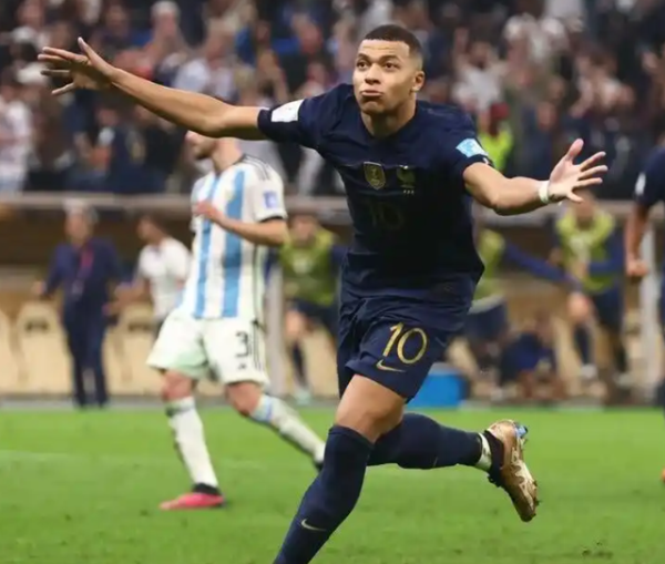 寰球杯决赛进球排名：C罗榜上无名梅西未进前三，第别称现年27岁