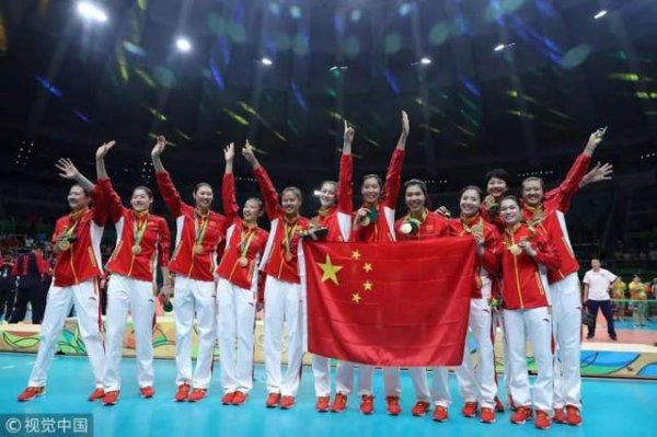 沧桑剧变！女排里约12金花，只剩两东谈主未退役，另外10东谈主齐已离开