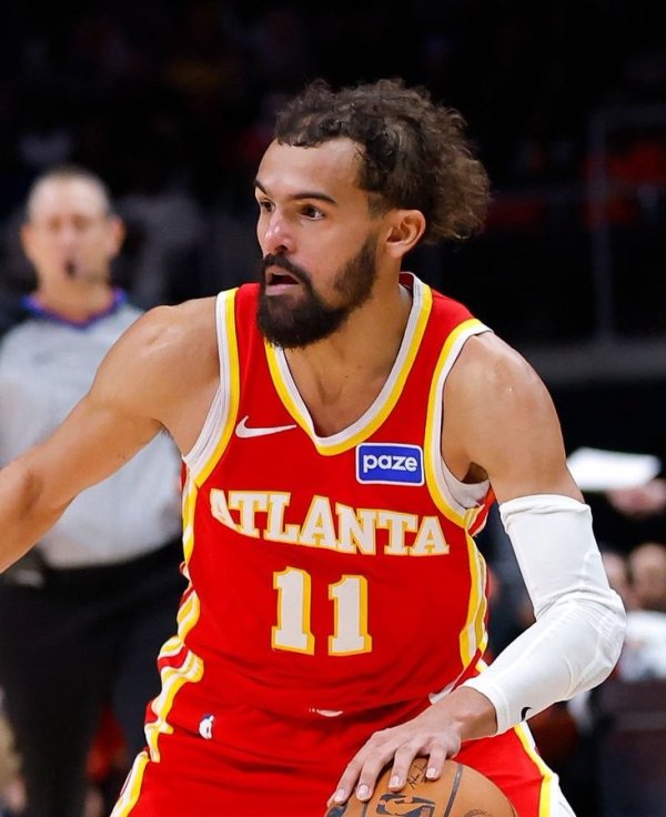 NBA高管：球员们愤慨跟特雷-杨打球，他审视和篮板齐不能