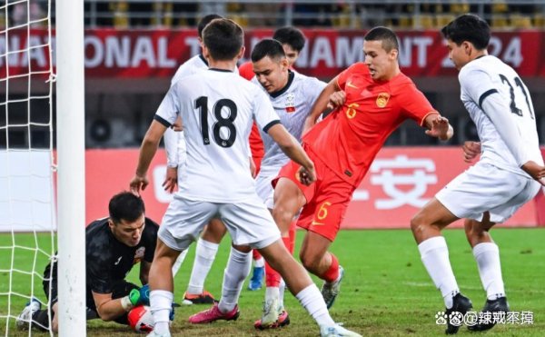 十东谈主赢球就吹“但愿之光”U22国足刚输越南，覆盖不了青训的短板