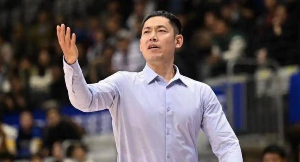 北控不敌辽宁，张庆鹏赛后深情表白辽篮球迷，直言最感谢的即是家乡和全部维持的辽宁球迷，誓词畴昔比赛会愈加戮力答复球迷热心