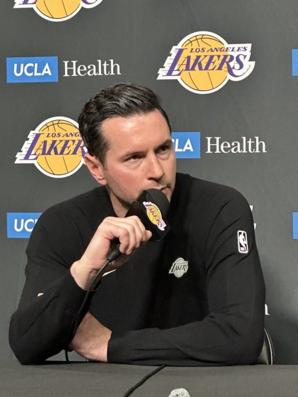 雷迪克：我在当球员的技能也会犯错 有技能犯错是很频频的