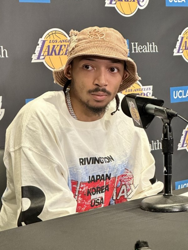 尼克·史小姐：里夫斯受伤后我知谈有上场契机 我一直齐准备好了